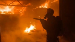 Крупный пожар вспыхнул на мебельной фабрике во Владимирской области