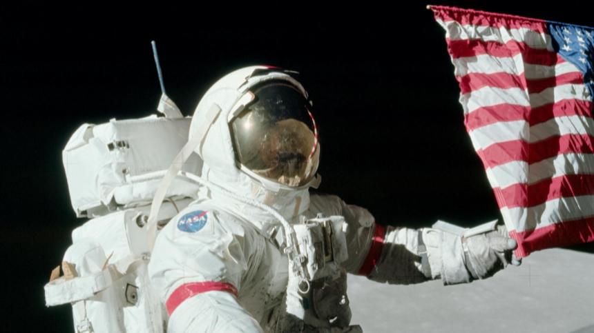 «Посмотрите, как они прыгают»: правда ли, что Стэнли Кубрик снял в павильоне высадку американцев на Луну
