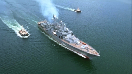 Российский фрегат «Маршал Шапошников» прибыл в Катар