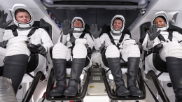 Космический корабль Crew Dragon успешно пристыковался с МКС