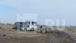 Пять человек погибли при подрыве автобуса на мине в ЛНР