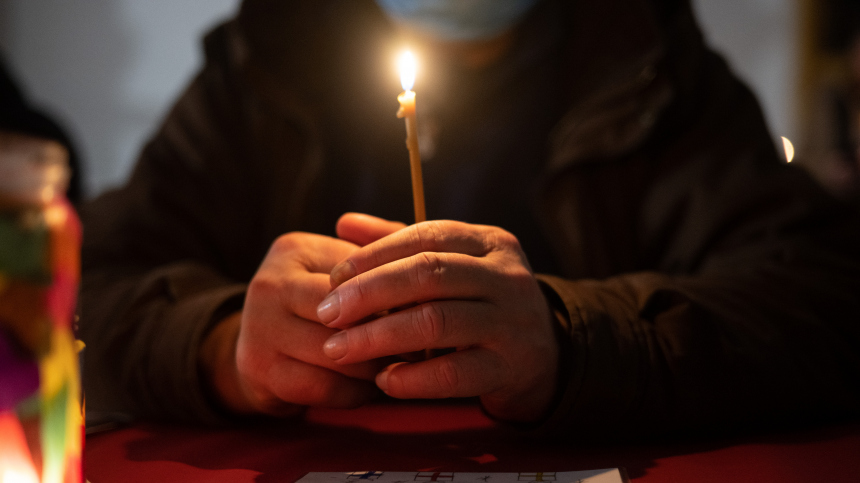 Предупреждение о большой беде: почему церковная свеча коптит черным дымом в доме