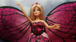 Идеал всех девочек: почему кукла «Барби» уже 65 лет самая популярная игрушка в мире