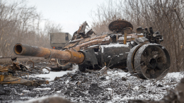 Российские военные подбили украинский танк Т-72 в Новомихайловке