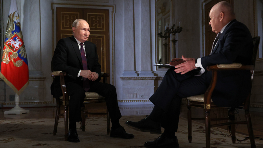 «Не приходило в голову»: в Кремле оценили реакцию Запада на интервью Путина