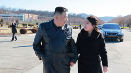 Ким Чен Ын вместе с дочерью руководил учениями десанта
