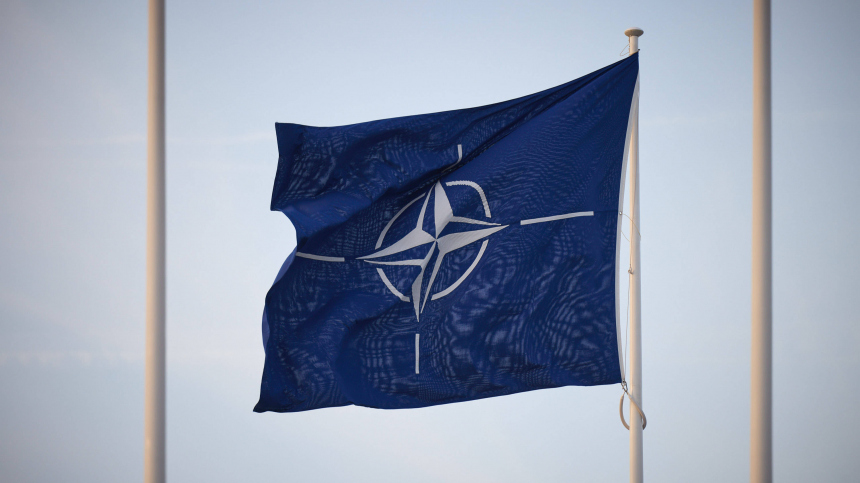 В НАТО призвали готовиться к напряженным отношениям с Россией