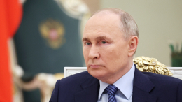 Макрон заявил о готовности к переговорам с Путиным о деэскалации на Украине