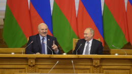 Лукашенко поздравил Путина с победой на выборах