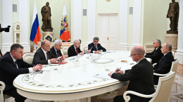 Путин встретился с лидерами парламентских фракций в Кремле. Главное