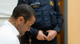 Осужденный за изнасилование футболист Дани Алвес вышел на свободу