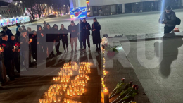 Они не заслужили этой смерти: в России почтили память жертв теракта в Крокусе стихийными мемориалами