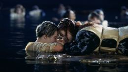 Дверь из финальной сцены «Титаника» продали за баснословную сумму