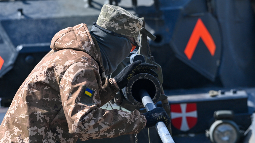 «Враг понимает»: зачем Украина собрала под Харьковом западную технику