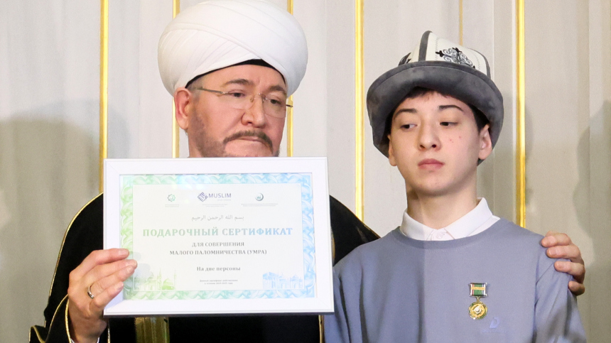 Спасавшего людей в «Крокусе» Ислама Халилова наградили медалью мусульман России