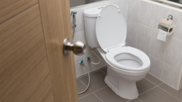 Тревожный сигнал: на какие болезни могут указывать ночные походы в туалет