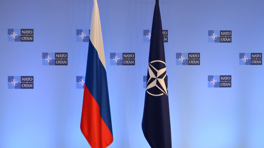 «Отношения скатились»: в Кремле заявили о прямой конфронтации НАТО и России