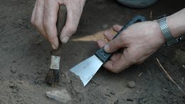 Собянин сообщил о найденных археологами сосудах и украшениях