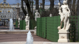 Почти ровесник города: Петербург отмечает 320-летие Летнего сада