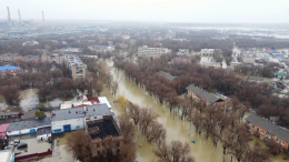 Более десяти тысяч домов подтопило в Оренбургской области после прорыва дамбы