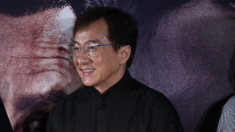 «Состариться — большая честь»: Джеки Чан рассказал, что стало с его «обезображенным» лицом