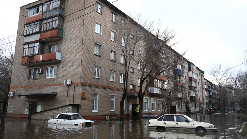 Путин отправил в затопленную Оренбургскую область главу Минстроя Файзуллина