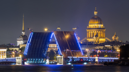 В Петербурге официально стартовал новый сезон разводки мостов