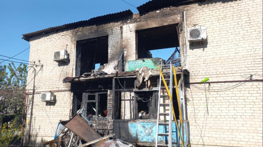 «Слава богу — живы»: в Токмаке из-под завалов после обстрела ВСУ достали пять человек