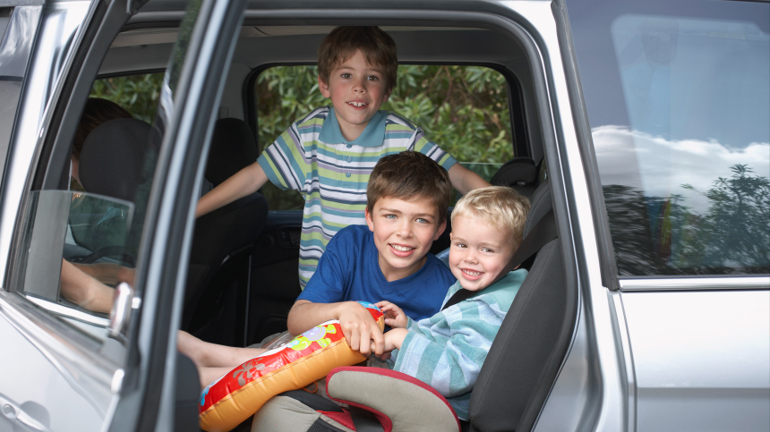 Легкий и быстрый путь: правила путешествия с детьми на автомобиле