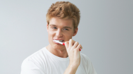 Не как в рекламе: как правильно чистить зубы
