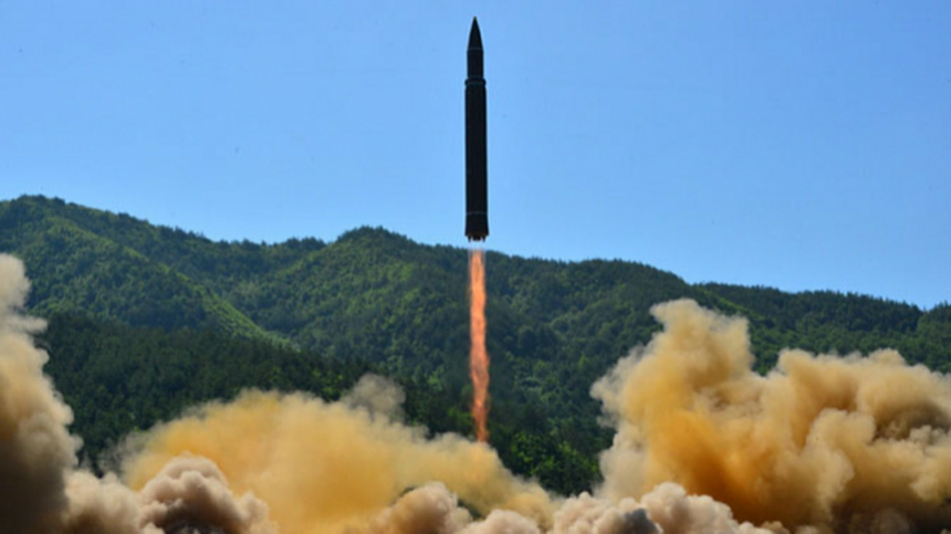 КНДР запустила баллистическую ракету в направлении Японского моря