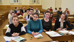 В России студенческие билеты и зачетки переведут в электронный вид
