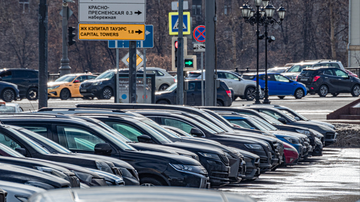 Парковки в Москве будут бесплатными на майских праздниках