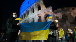 «Открыть глаза»: для чего украинские националисты в Италии составляют «черные списки»