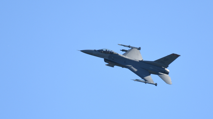 На Западе сообщили о передаче первых F-16 Украине в течение нескольких недель
