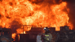 Три человека погибли в результате удара ВСУ по нефтебазе в ЛНР