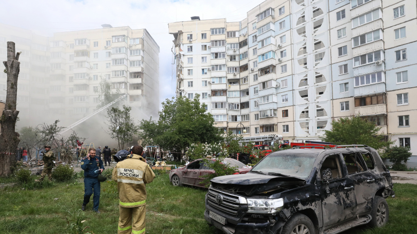 Путин выслушал доклады Куренкова и Гладкова в связи с терактом в Белгороде