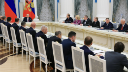 Путин проводит встречу с Правительством РФ в новом составе