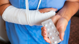 Опасный побочный эффект: какие лекарства приводят к переломам на ровном месте