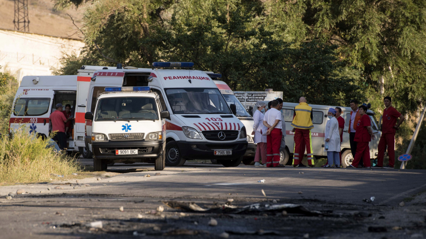 После беспорядков в центре Бишкека за медицинской помощью обратились 29 человек