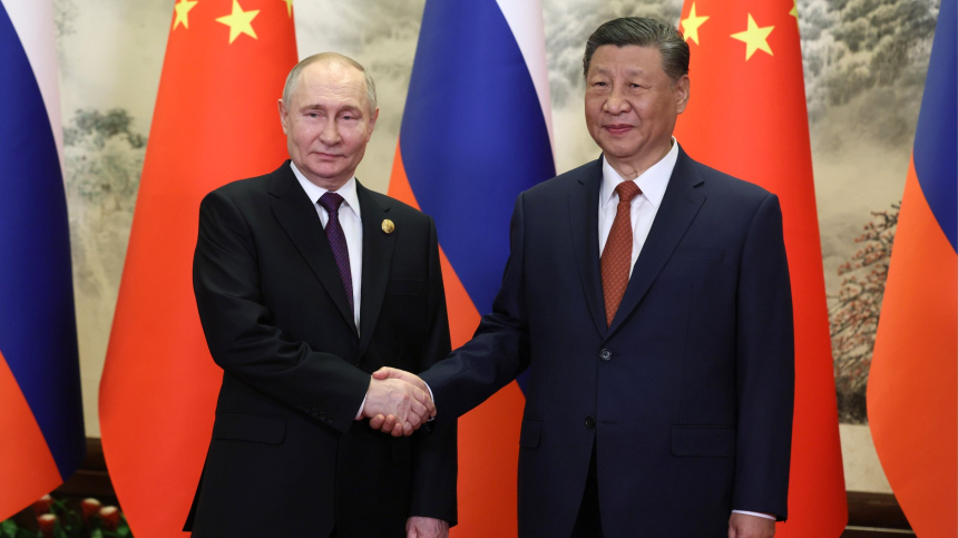 «Это кошмар»: в США запаниковали из-за жеста Путина и Си Цзиньпина в Пекине