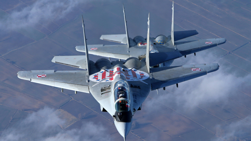 Польша подняла в небо военные самолеты из-за «активности авиации РФ»