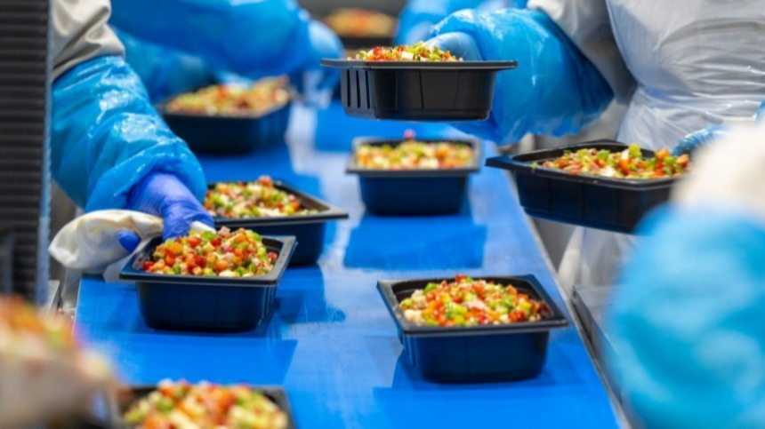 Здоровая еда? 33 человека отравились едой из доставки правильного питания в Калининграде