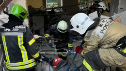 В Луганске завершили аварийные работы на месте обстрела: из-под завалов спасли семь человек