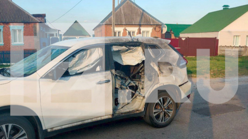 Момент атаки украинского беспилотника на авто в Шебекино попал на видео