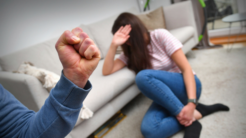 «Надо еще добиться»: почему в России вернулись к закону о домашнем насилии