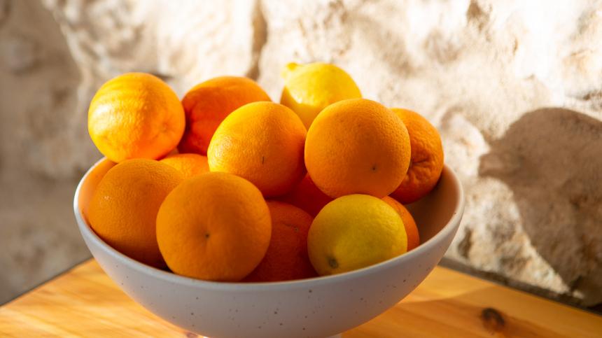 Жизненно-важный компонент: в каких апельсинах и лимонах больше всего витамина C