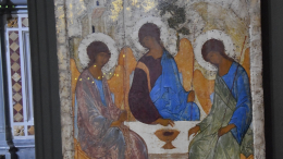 Икону «Святая Троица» установили на ее историческом месте в Троицком соборе