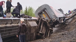 Сообщается о 40 пострадавших при сходе вагонов поезда Воркута — Новороссийск