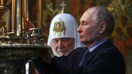 Икону вернули домой: Путин поклонился «Святой Троице» в Лавре
